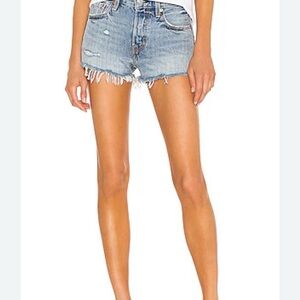 NWT Levi’s mid rise 501 cut off distressed denim shorts size 31